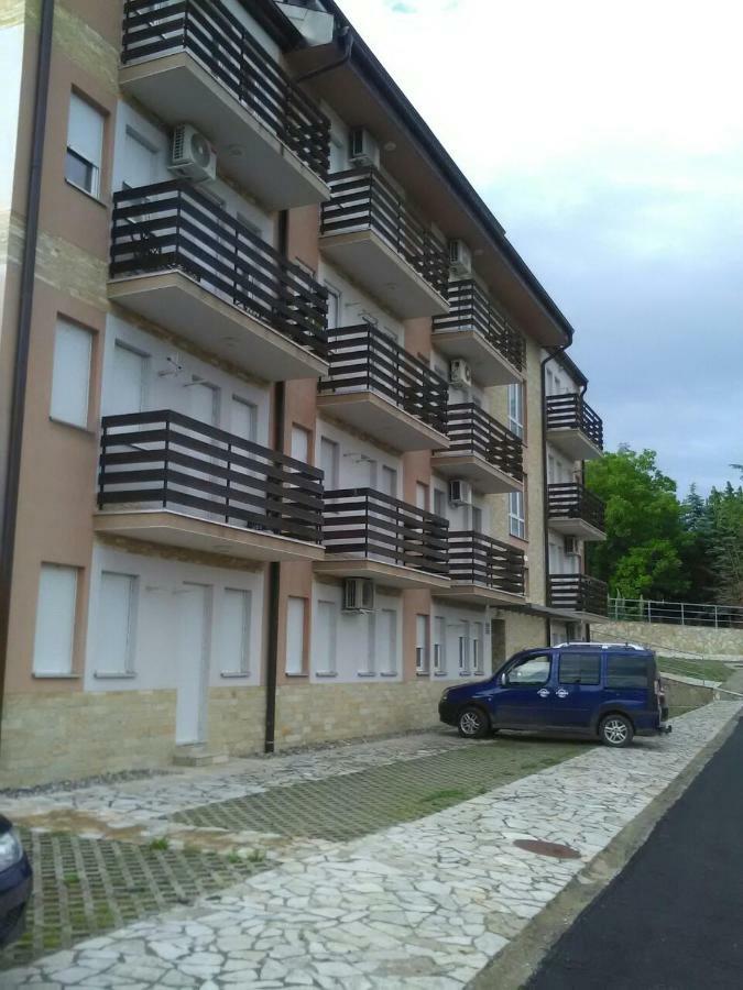 Apartman Jevtic 1 Gornja Toplica Kültér fotó